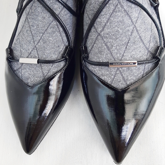 Louis Vuitton authentic NWOT black lace up flats - Picture 4 of 11
